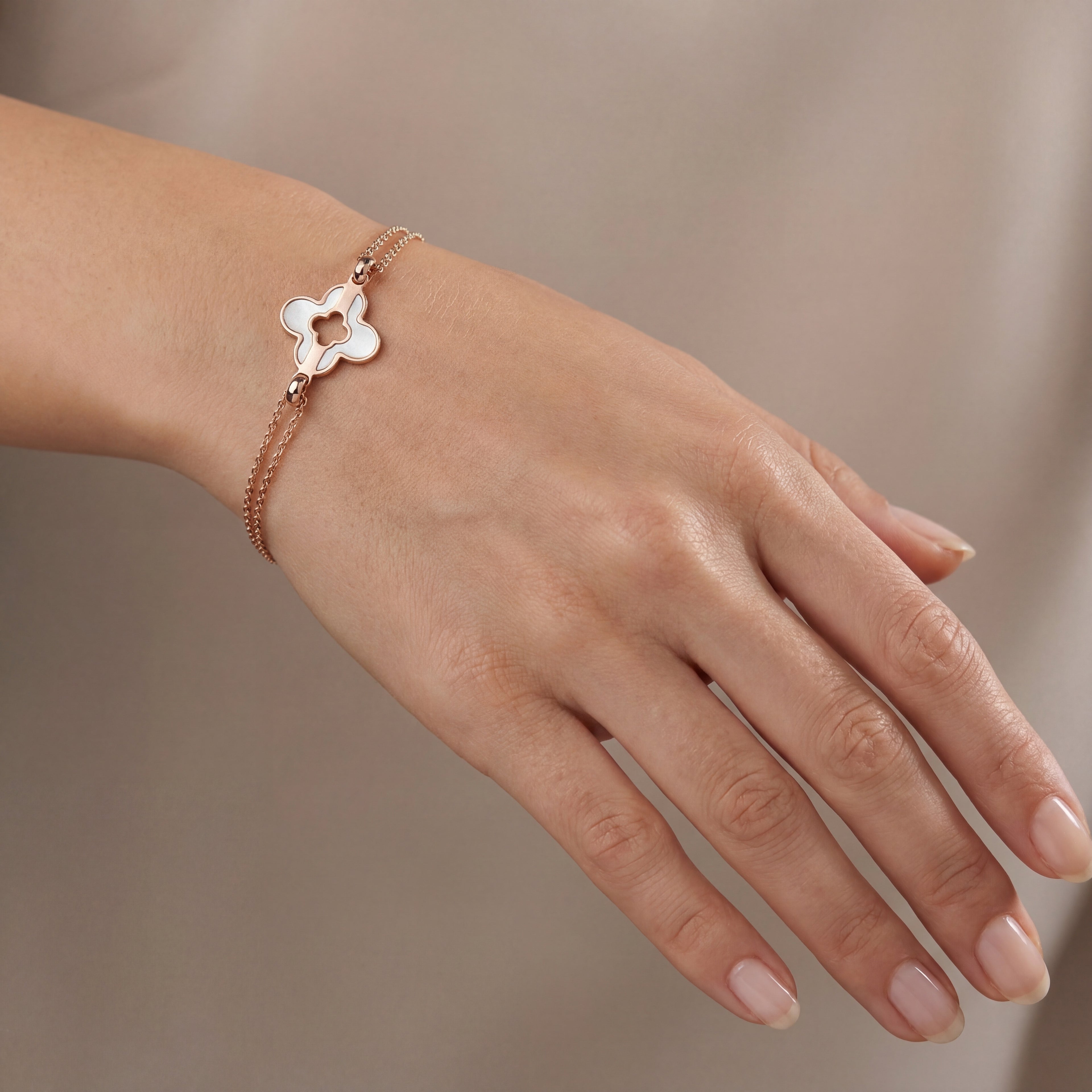 Clover charm bracelet