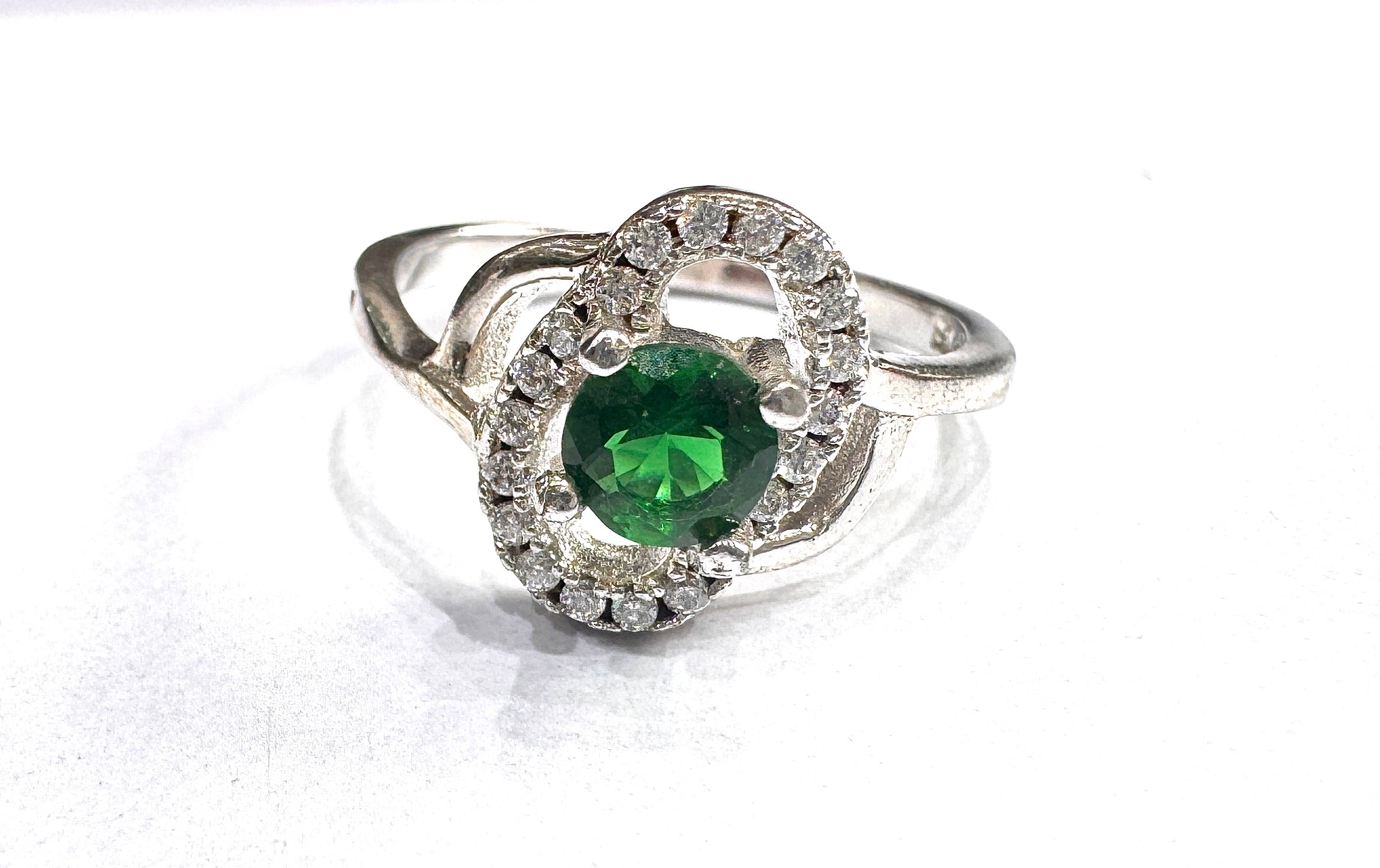 GreenTwirl Ring